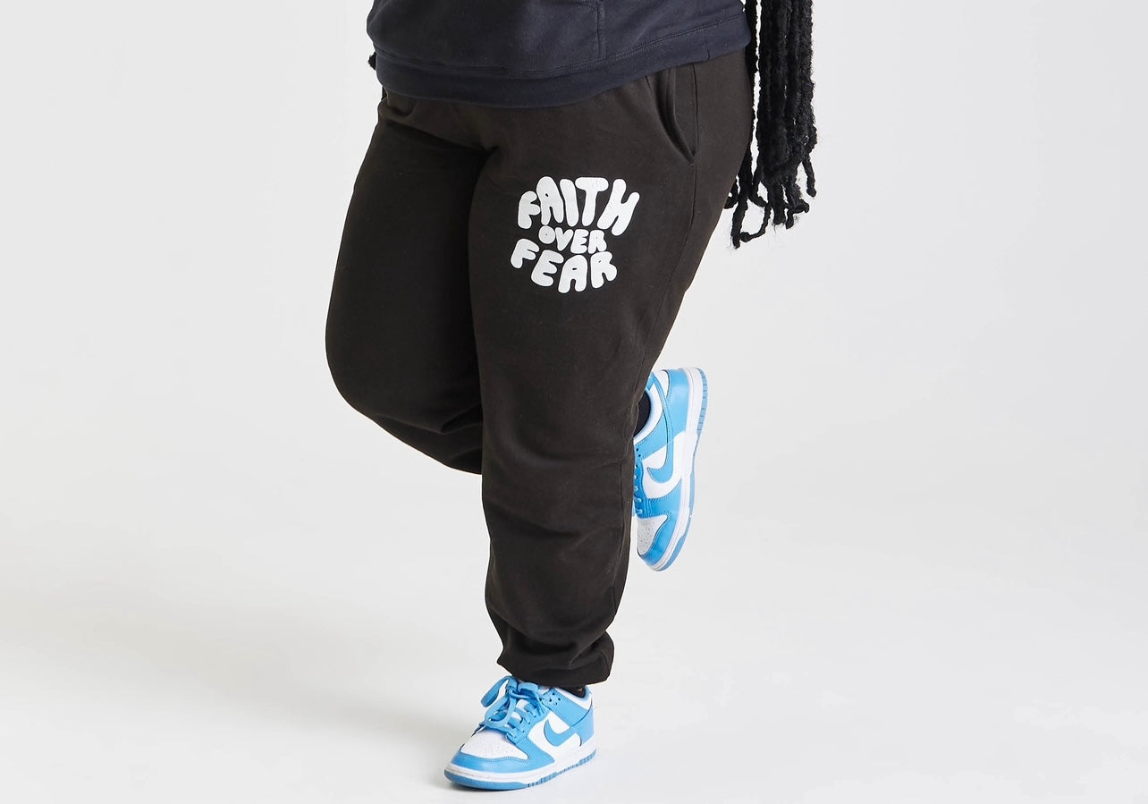 FAITH OVER FEAR PUFF PRINT JOGGERS | BLACK / WHITE