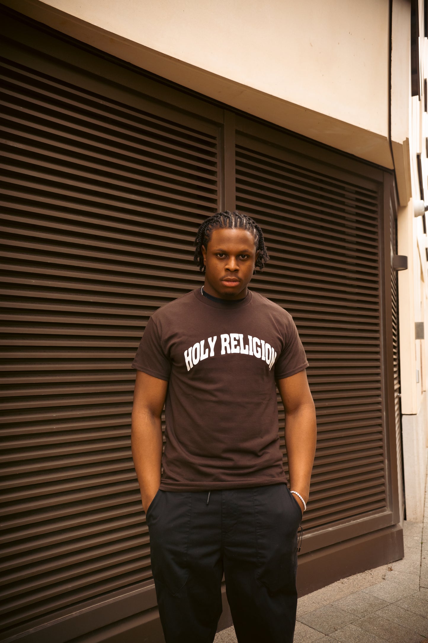 PRAYER DEFEATS PANIC TEE | CHOCOLATE / WHITE