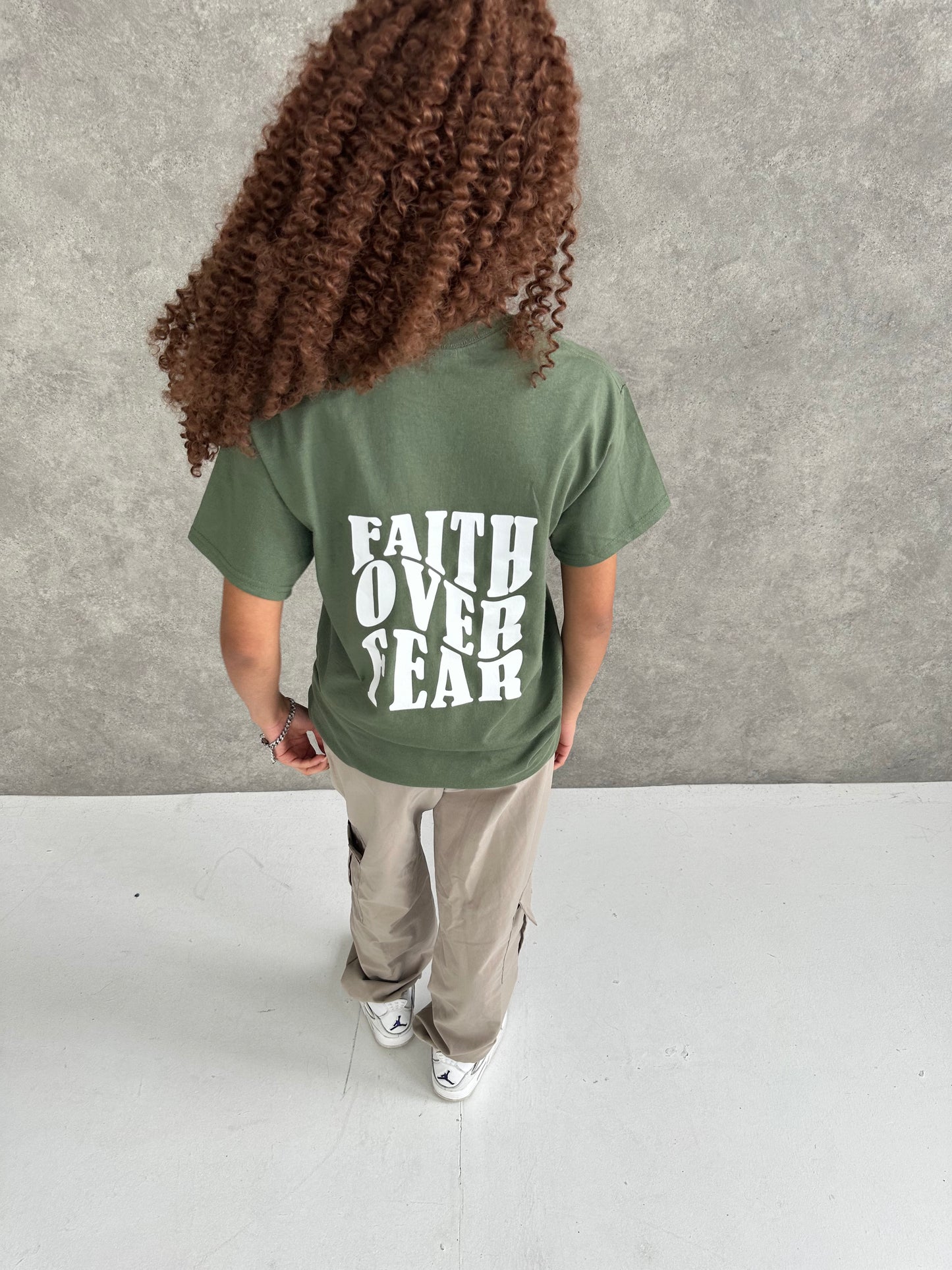 FAITH OVER FEAR TEE | MILITARY GREEN / WHITE